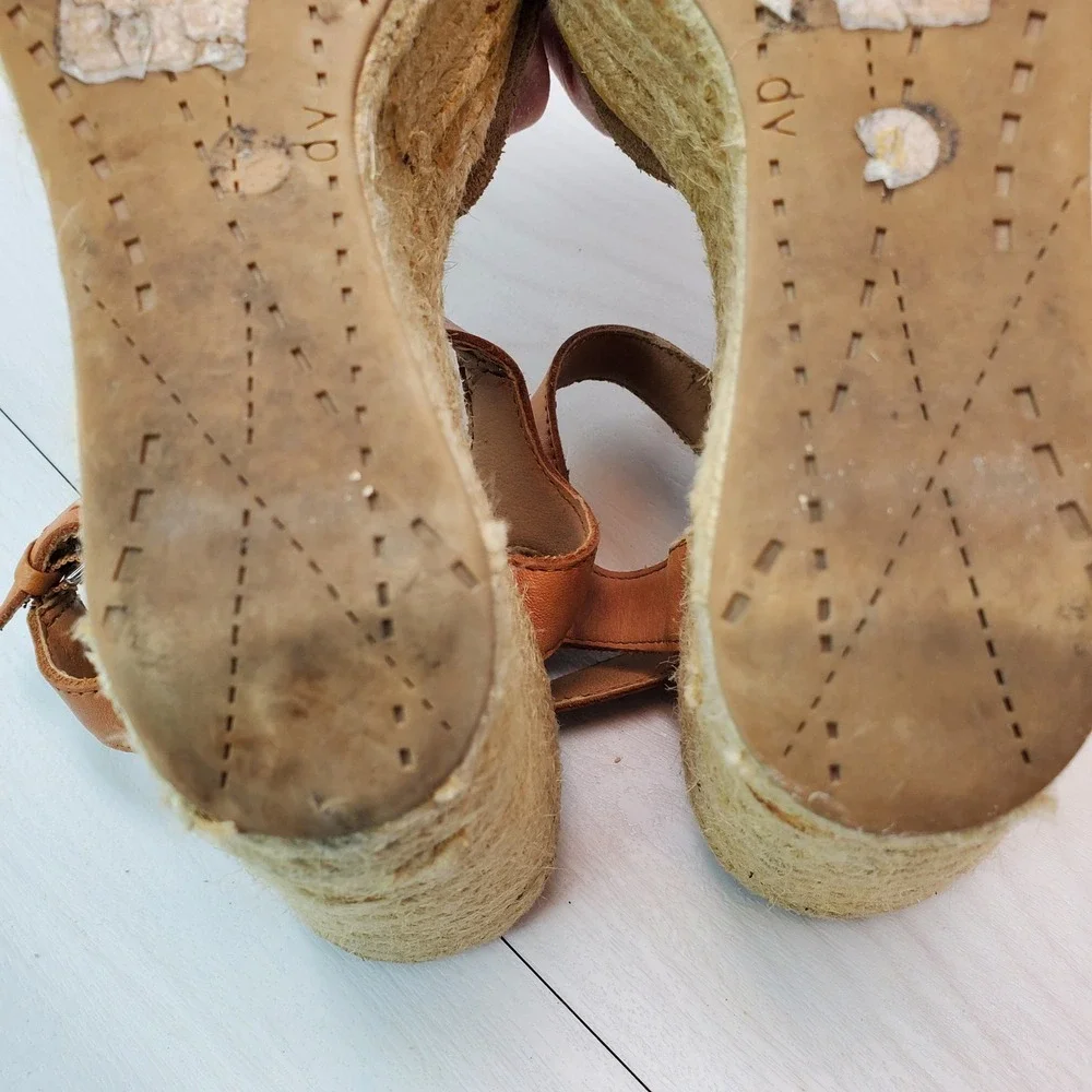 Dolce Vita DV Nude Suede Tan Leather Ankle Strap Wedge Espadrille Sandals Size 8